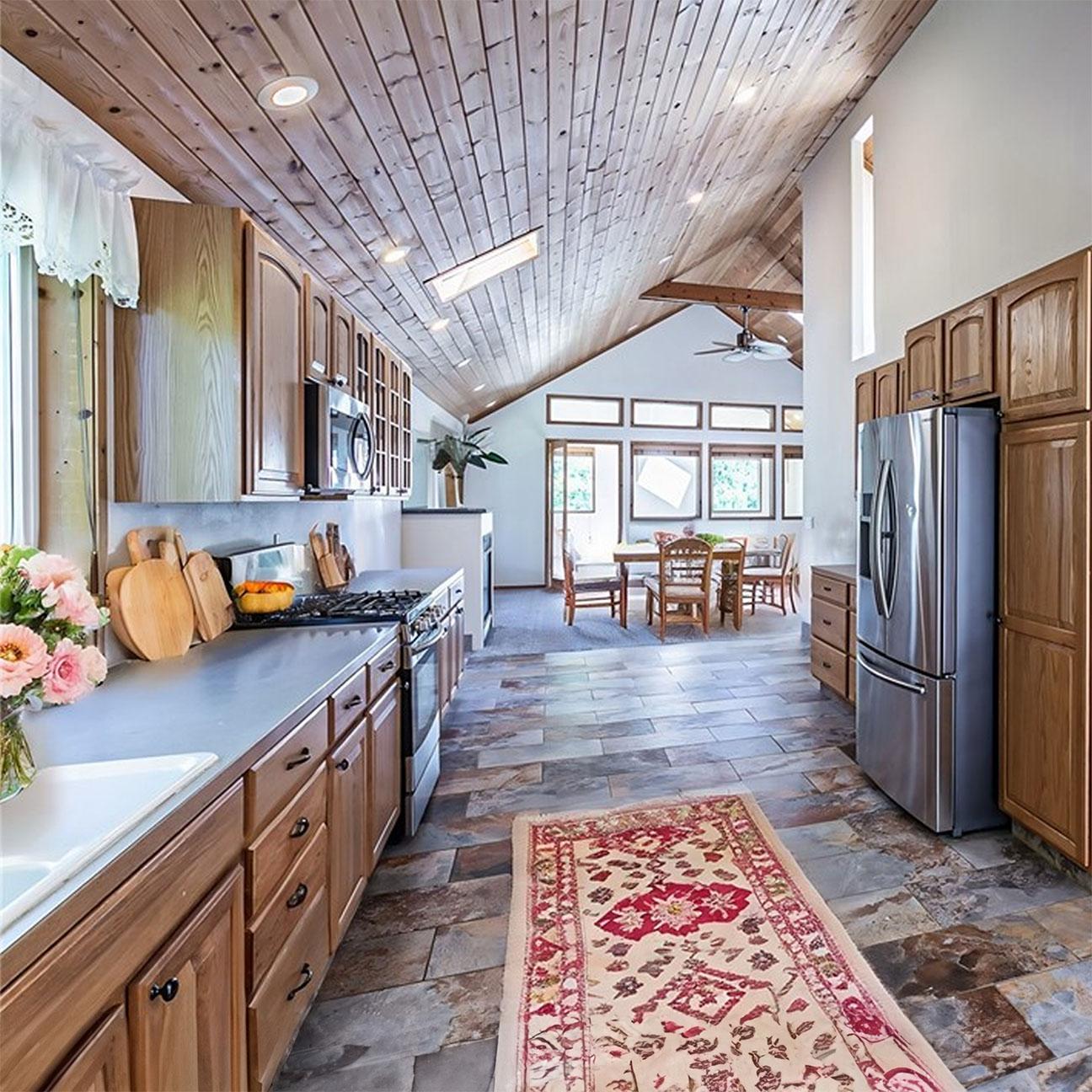 Secluded 5-Acre Dual Residence in Graham — photo 5