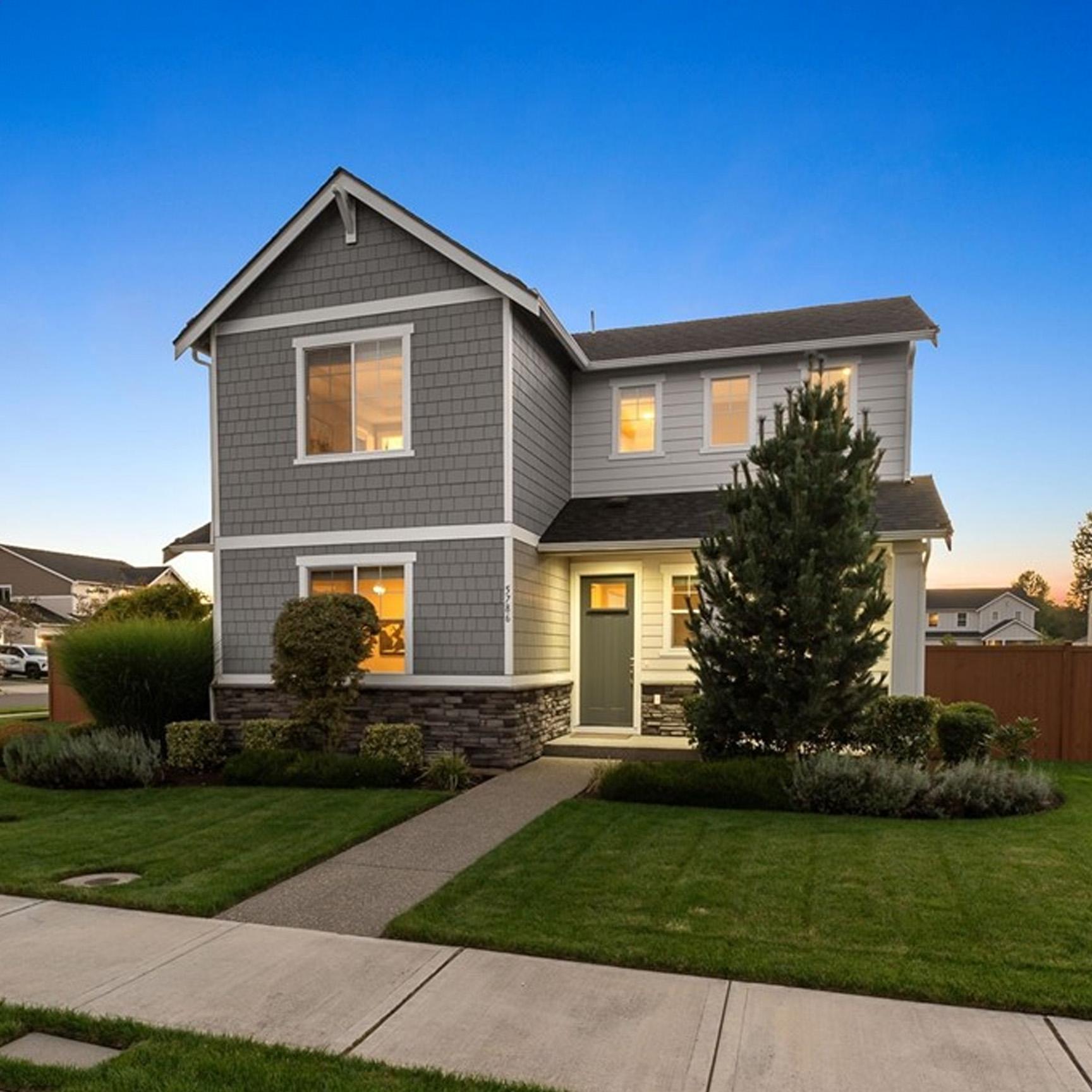 Modern Home in Thriving Sumner Valley