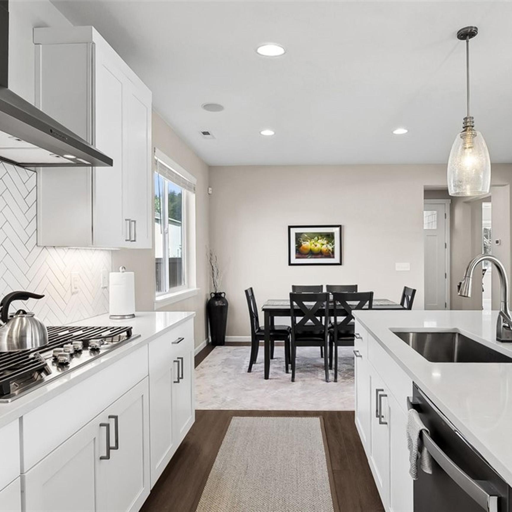 Modern Home in Thriving Sumner Valley — photo 4