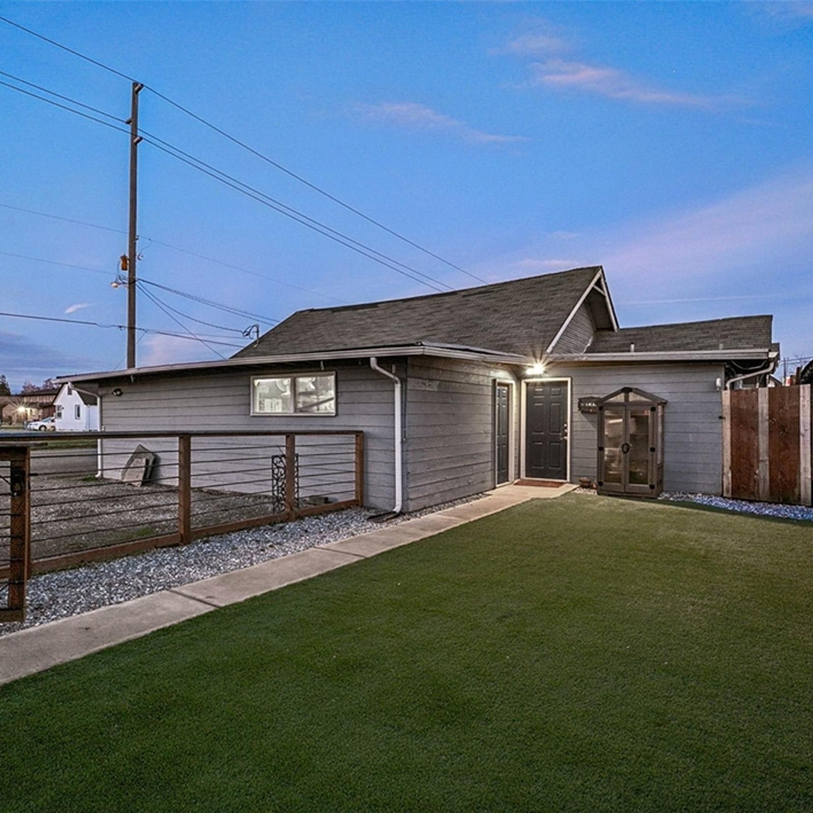 Charming Downtown Puyallup Home — photo 8