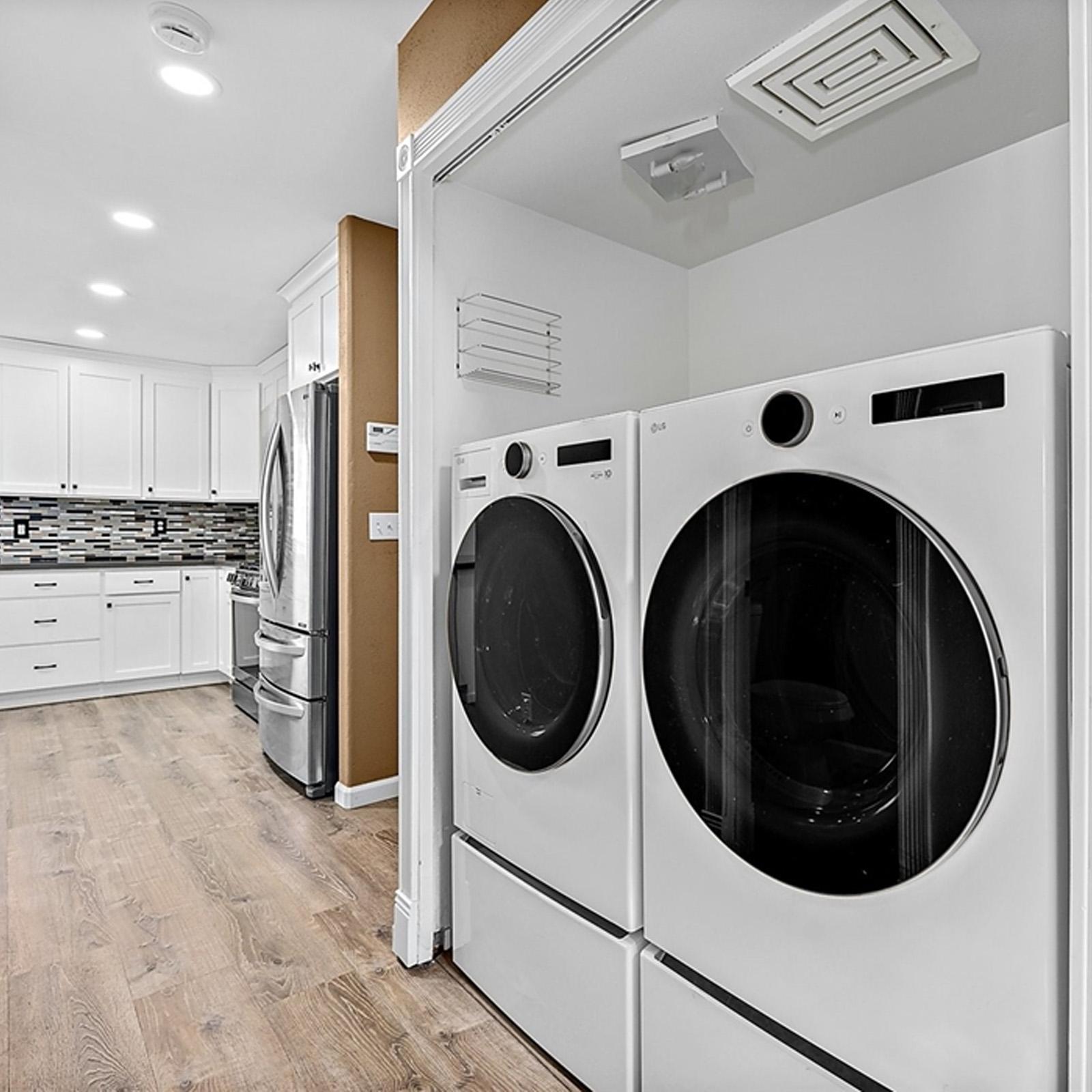 Entertainer's Dream Home with Pickleball Court — photo 5